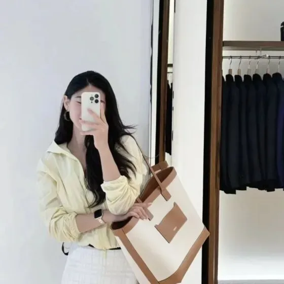 Burberry Bar Tote White Tote Bag