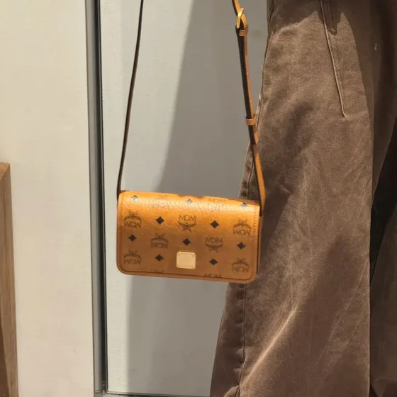 MCM Visetos Bolsa transversal Cognac Marrom Crossbody