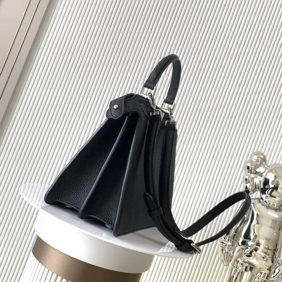 Fendi Peekaboo Iseeu Small Black Top Handle