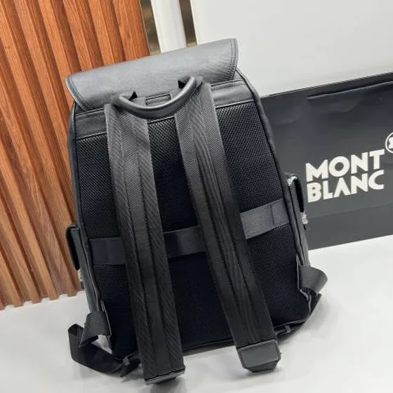 Montblanc 7082 Black leather 30x42x15cm everyday backpack