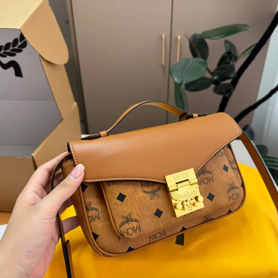 MCM Millie Visetos Crossbody-Tasche Schwarz Crossbody