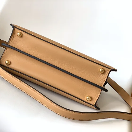 Fendi Peekaboo Iseeu Small Бежевый Верхняя ручка