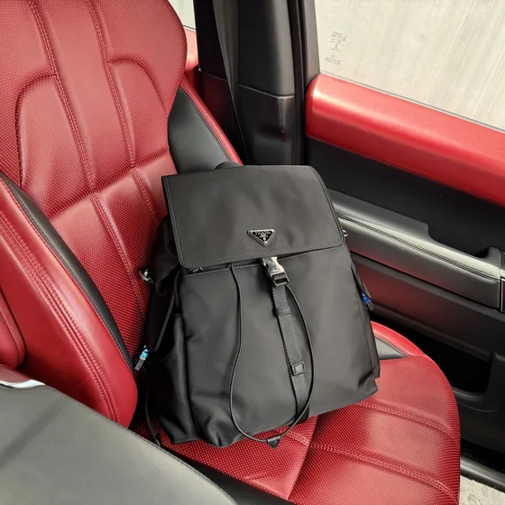 Prada Re-Nilon Backpack Hitam Backpack