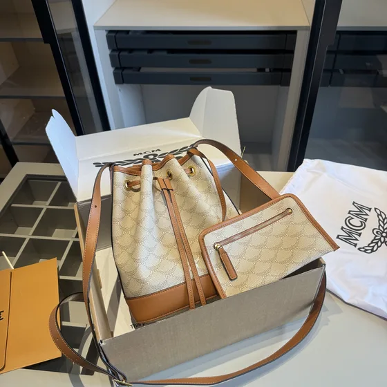 MCM Himmel Drawstring Bolsa balde Bege/Rosa Crossbody