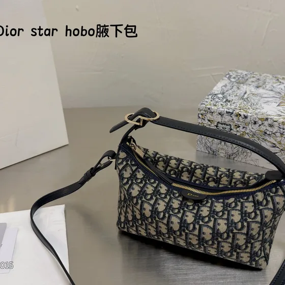 Dior Star Hobo Beige And Hitam Hobo