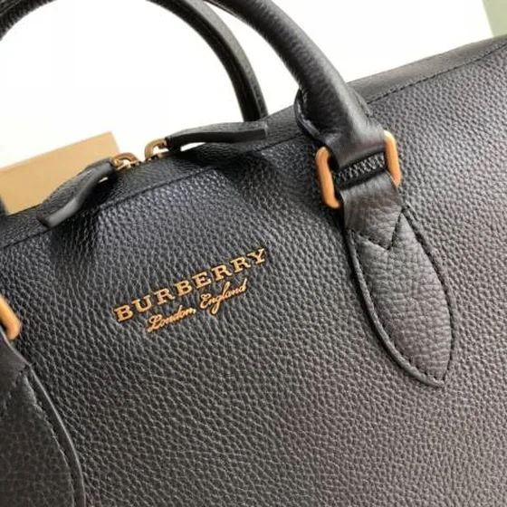Burberry Aktväska Svart struket läder business