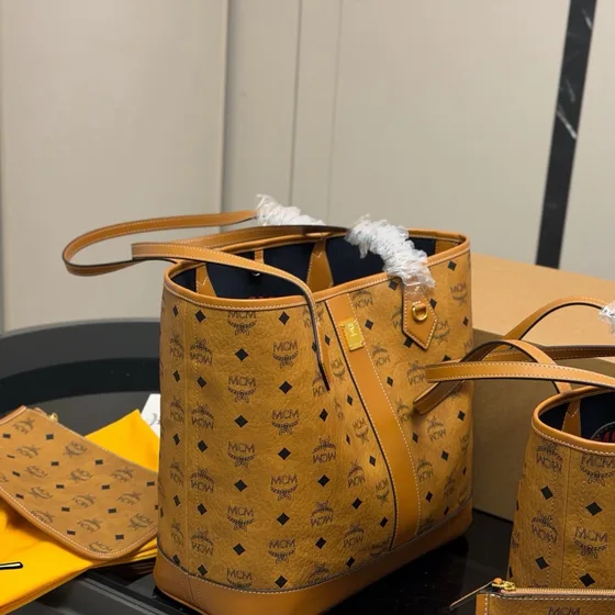 MCM Toni Visetos Shopper Cognac Sac cabas