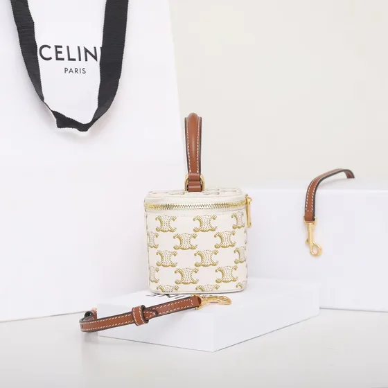 Celine Triomphe Mini Vanity Case สีขาว Vanity