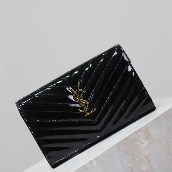 YSL Cassandre Matelassé Chain Wallet أسود Woc