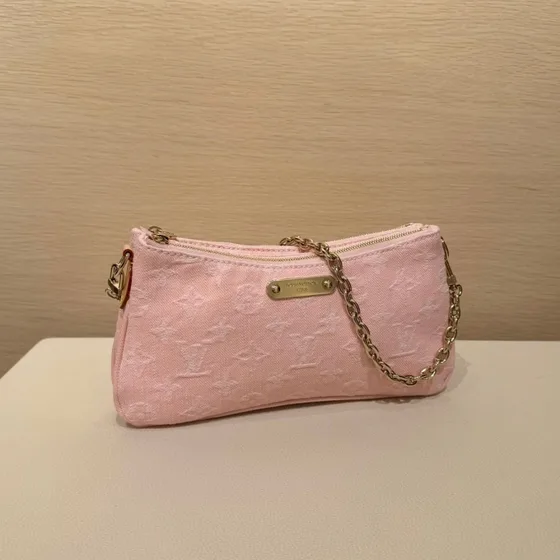 Louis Vuitton Liv Pochette Merah muda Pouch