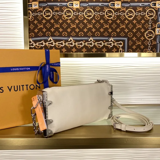Louis Vuitton Slim Trunk أبيض Crossbody