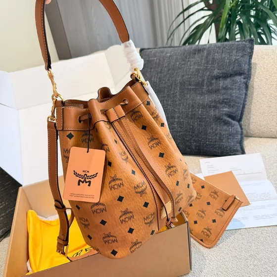 MCM Dessau Visetos Drawstring Сумка-ведро Cognac Сумка на плечо