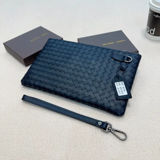 Bottega Veneta Intrecciato Document Case Dark Blau Clutch