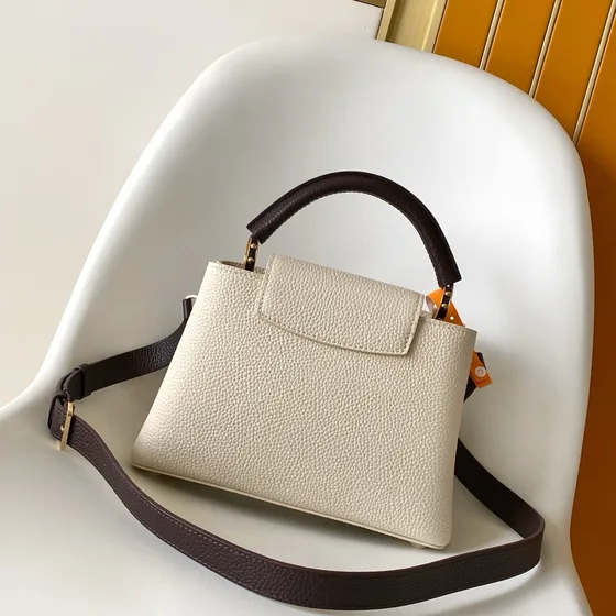 Louis Vuitton Capucines Putih Top Handle