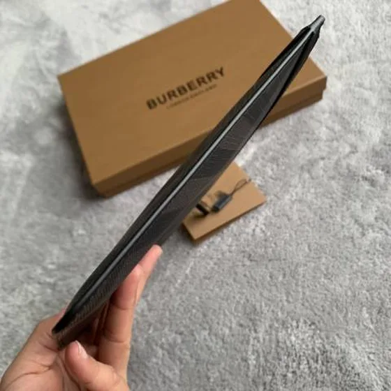 Burberry Charcoal check 30 x 20 everyday