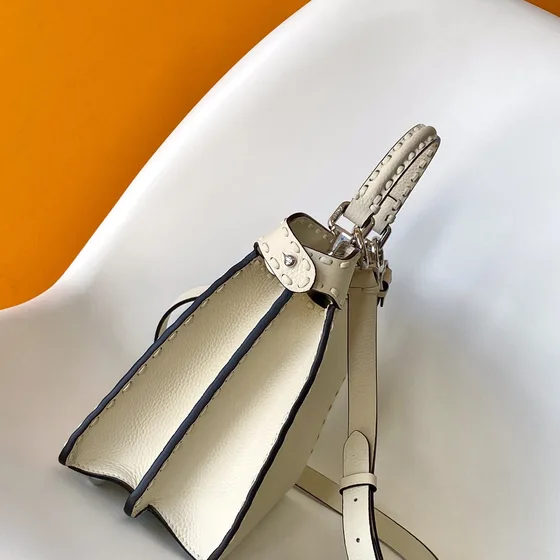 Fendi Peekaboo Iseeu Branco Alça superior