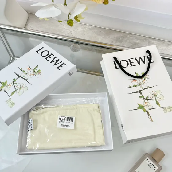 Loewe Cat Coin Purse Charm Bianco Coin Purse