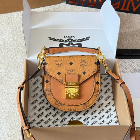 MCM Patricia Visetos Cognac/สีน้ำตาล Crossbody