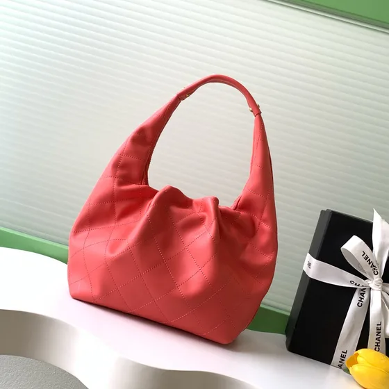 Chanel Cabas Hobo Coral Rouge Hobo