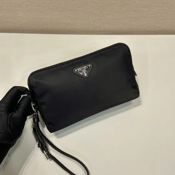 Prada Nilon Pouch Hitam Pouch