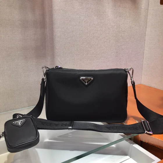 Prada Re-Edition 2005 Nylon Borsa a spalla Nero Crossbody