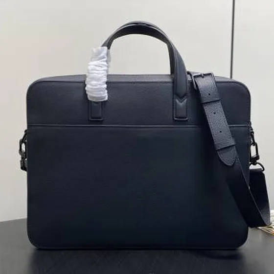 Louis Vuitton M15258 Sort 30 x 4 x 39 5 cm business