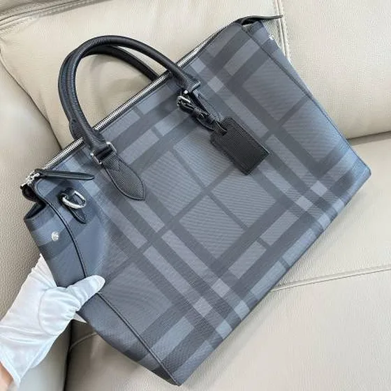 Burberry Aktväska Grå Check small business