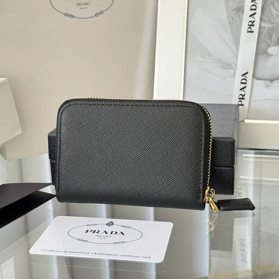Prada Saffiano Kulit Zip Card Holder Hitam Card Holder