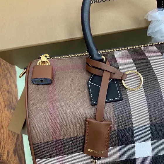 Burberry Check Bowling Bag Birch Brun Check Topphandtag