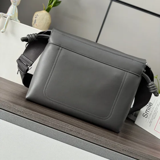 Loewe Flamenco Crossbody tas Dark Grijs Crossbody