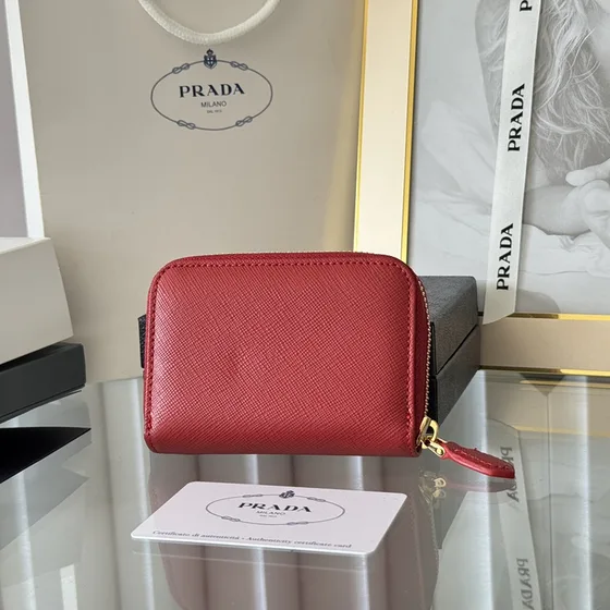 Prada Saffiano Metal Zip Card Holder Красный Card Holder