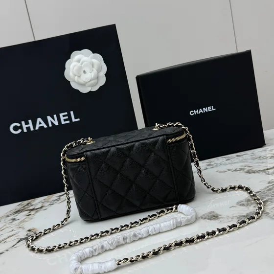 Chanel Vanity Case أسود Crossbody