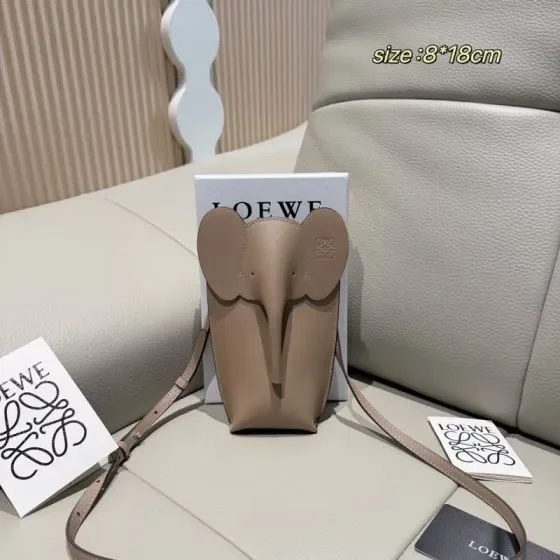 Loewe Elephant Pocket Beige 8 18cm Crossbody