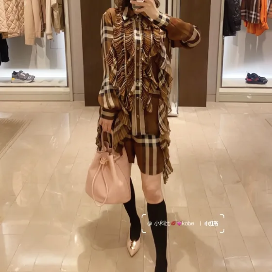 Burberry Tb Drawstring Bucket Bag Hồng Crossbody