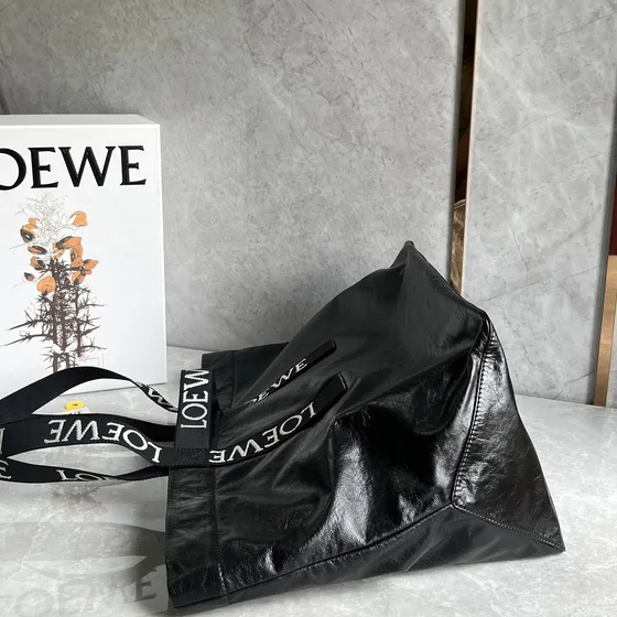 Loewe Fold Shopper Hitam Tote Bag