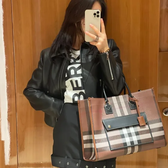 Burberry Freya Tote Dark Birch Brown Check 25cm Tote Bag