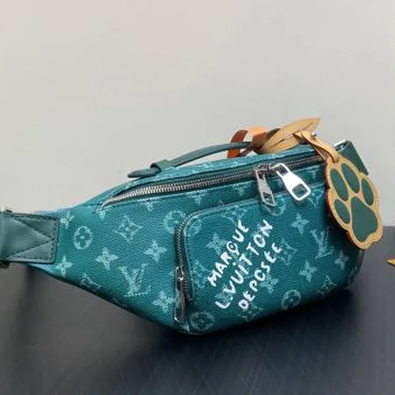 Louis Vuitton M12867 Green Monogram 30 x 15 x 8 cm everyday