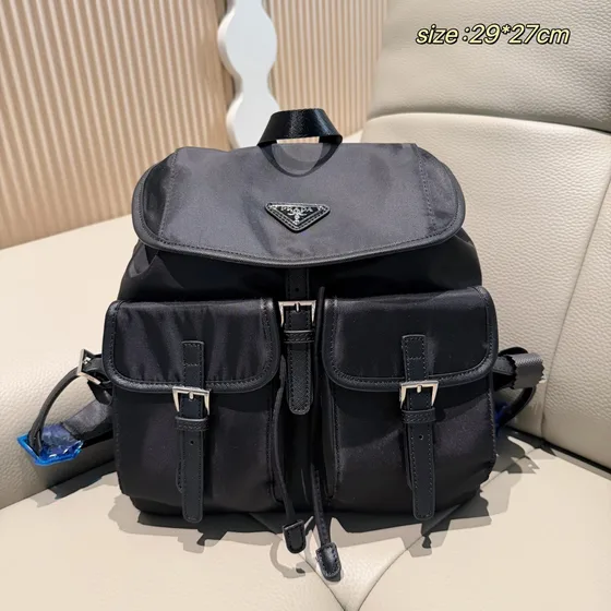 Prada Re-Nylon Medium Ryggsekk With Pockets Sort 29*27cm Ryggsekk