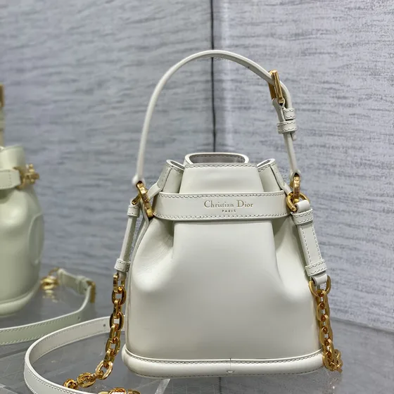 Dior C'Est Dior Mini Bucket Bag สีขาว Top Handle