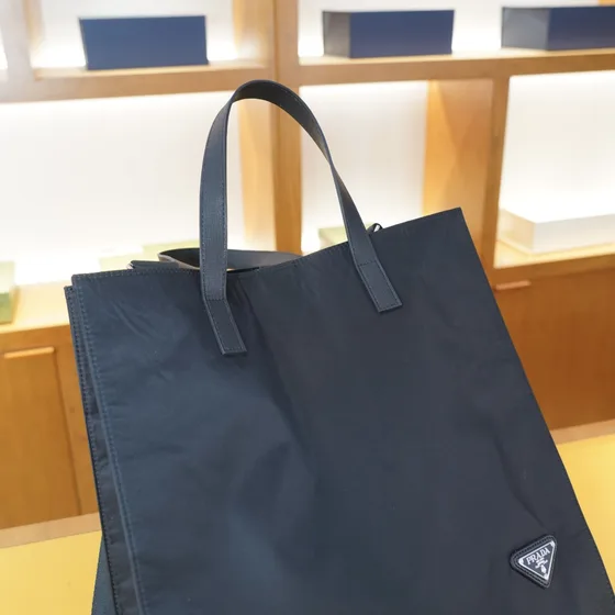 Prada Nylon Shoppertasche Schwarz Shoppertasche
