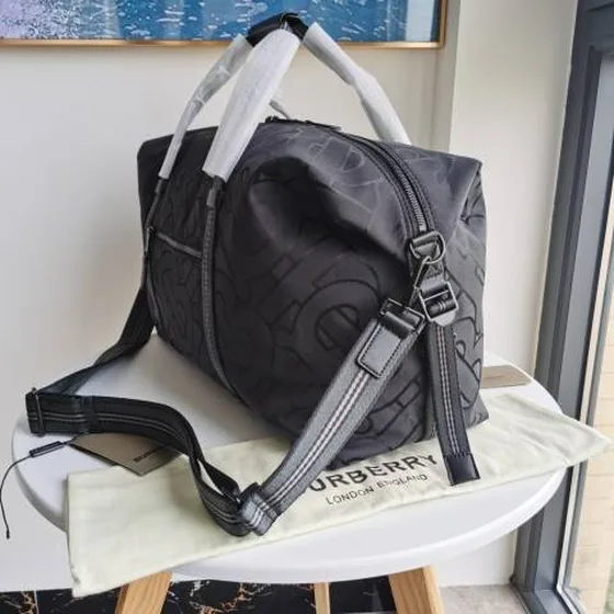 Burberry Preto 46 x 24 5 x 24 5cm travel
