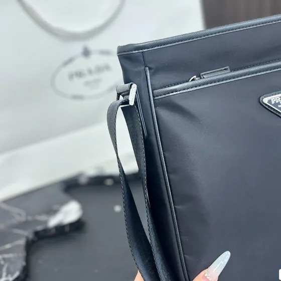 Prada Re-Nylon Crosstaske Sort Crossbody