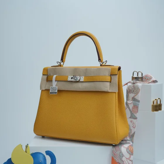 Hermes Kelly 25 Yellow 25cm Top Handle