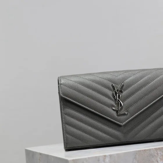 YSL Cassandre Matelassé Chevron Envelope Chain Portafoglio Gray Woc