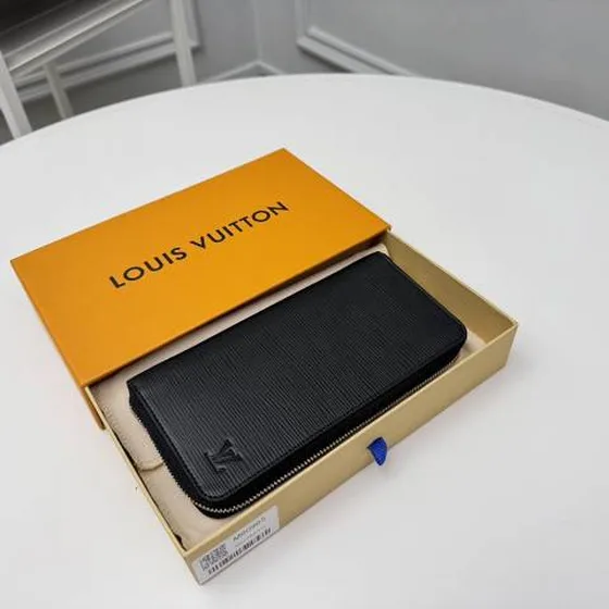 Louis Vuitton M60965 Black Epi 19x10cm everyday