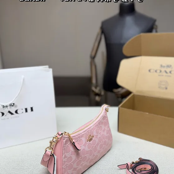 Coach Teri Shoulder Bag In Signature Denim وردي Shoulder Bag