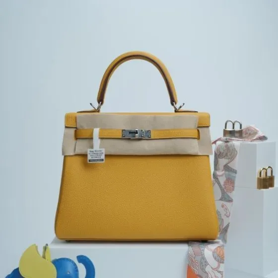Hermes Kelly 25 Yellow 25cm Top Handle
