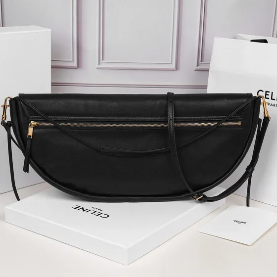 Celine Triomphe Negro Crossbody