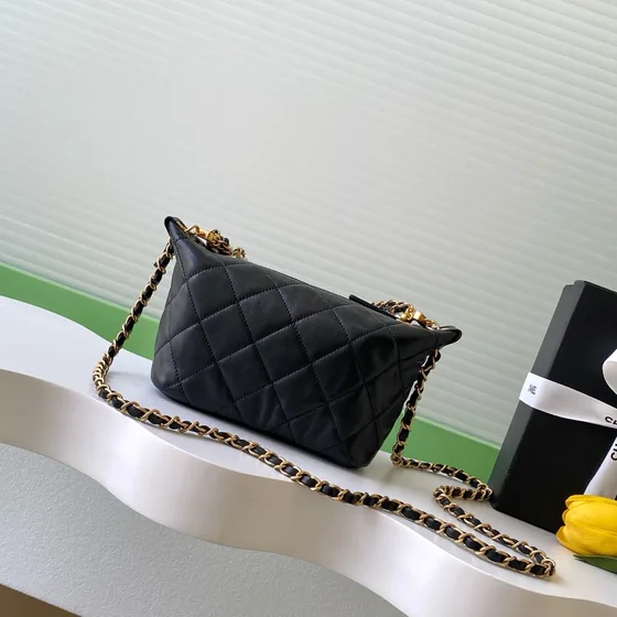 Chanel Quilted Pearl Chain Hobo Bag สีดำ Hobo