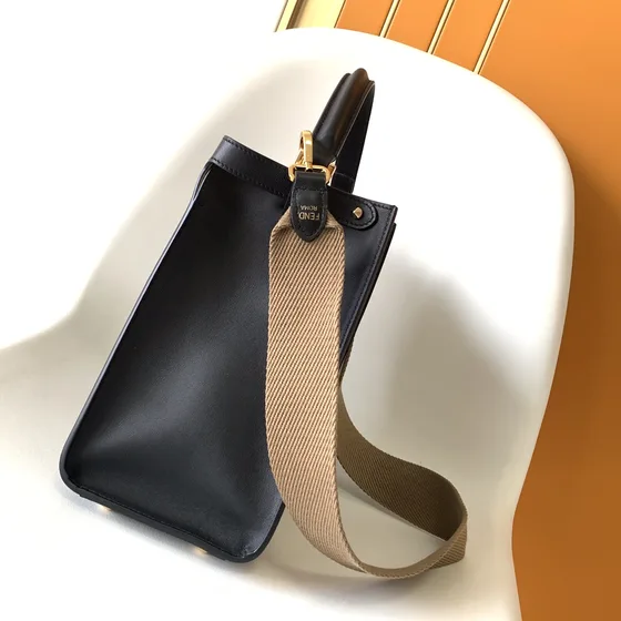Fendi Peekaboo X-Lite Đen Top Handle